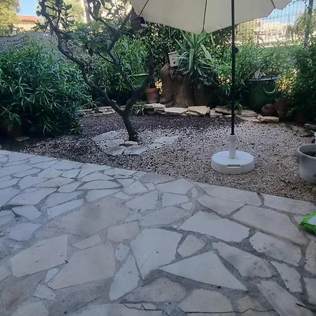 2p Juan Les Pins Proche Apartamento *